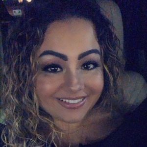 Meet your Posher, Jazmine